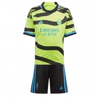 Koszulka piłkarska Arsenal Bukayo Saka #7 Strój wyjazdowy dla dzieci 2023-24 tanio Krótki Rękaw (+ Krótkie spodenki)